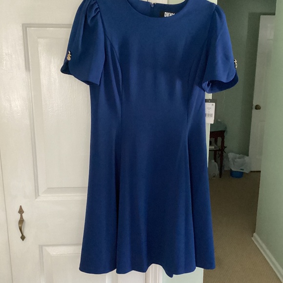 Women’s DKNY blue dress size 8, hidden pockets in front pockets, skirt flares - Picture 1 of 4